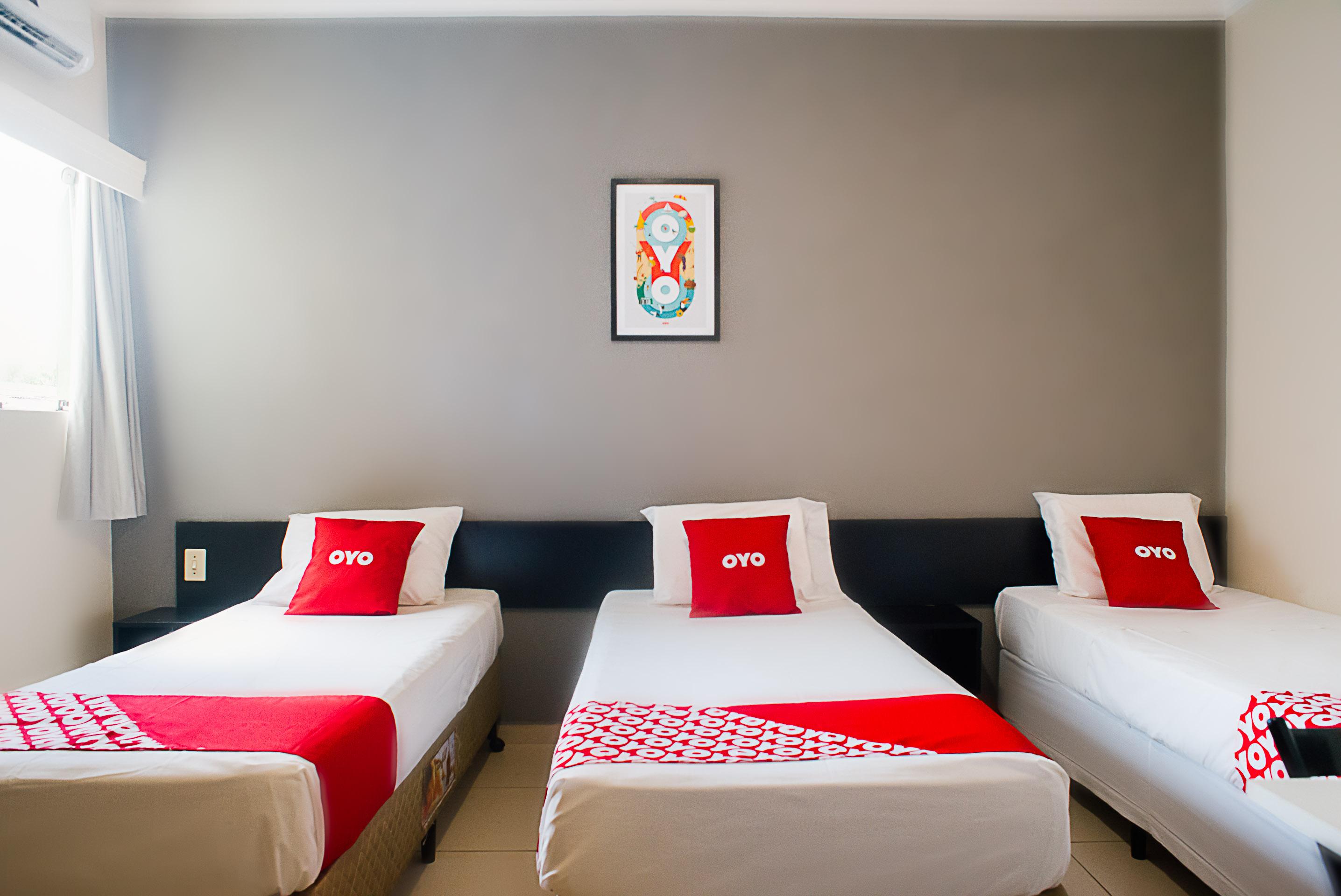 Oyo Cerrado Hotel, Campo Grande كامبو غراندي المظهر الخارجي الصورة A room at an OYO hotel in Mexico City