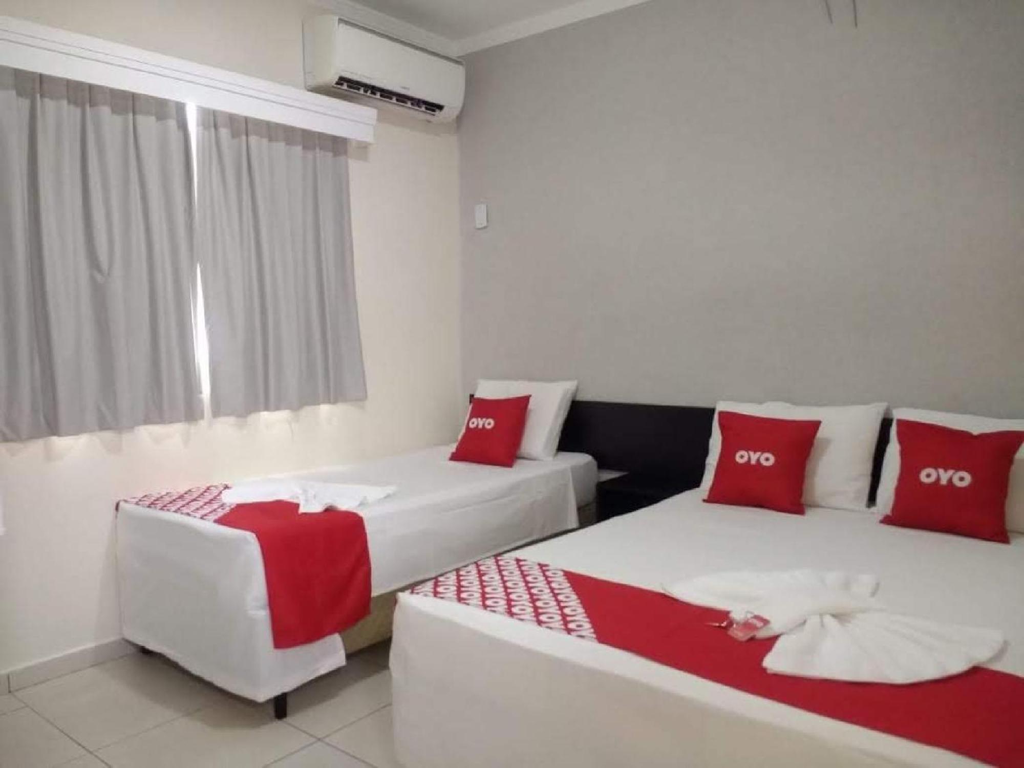 Oyo Cerrado Hotel, Campo Grande كامبو غراندي المظهر الخارجي الصورة A typical OYO hotel room in Brazil